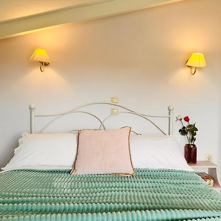 Infinity Blue - Renovated 2 Minutes From The Sea & Pool With Scenic Views 티실리비
